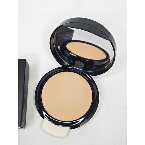 Younique Touch Complexion+ Pressed Powder Foundation Eyelet .21oz New in Box - Picture 2 of 7